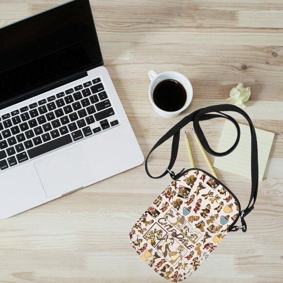 Whimsical Squirrel Lover Cartoon Crossbody Bag - Perfect for Family Vacations - Picture 4 of 6